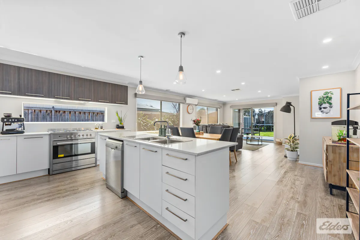 32 Rodier Road — photo 4 of 22
