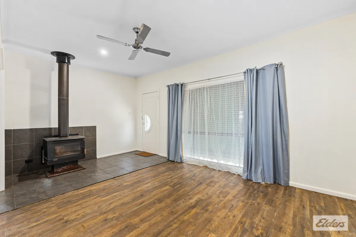 1 Hinkler Street — photo 2 of 26