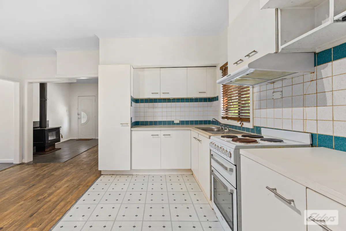 1 Hinkler Street — photo 5 of 26