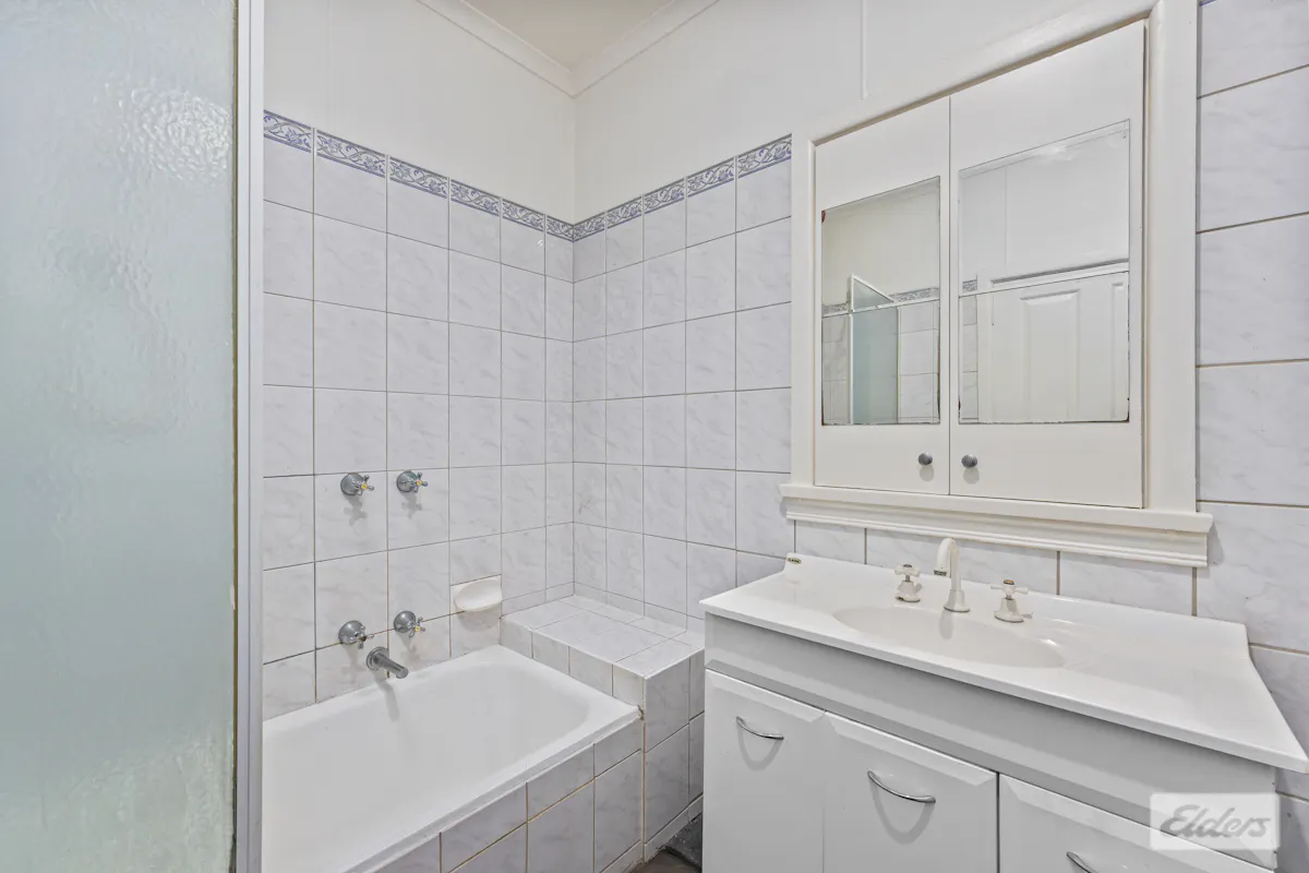 1 Hinkler Street — photo 10 of 26