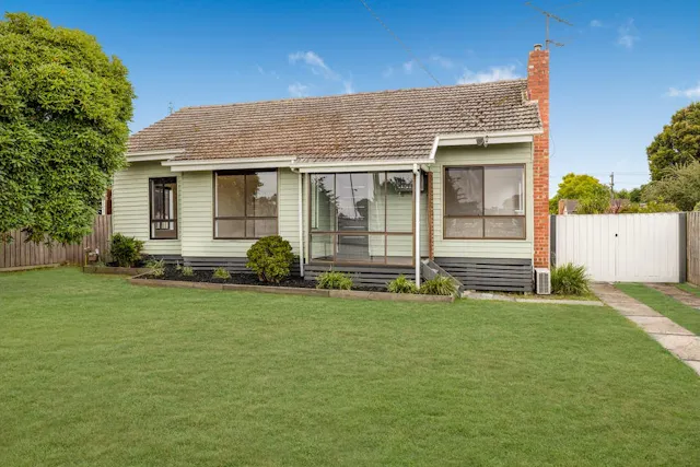 8 Worth crescent — photo from Elders Real Estate Warragul and Moe