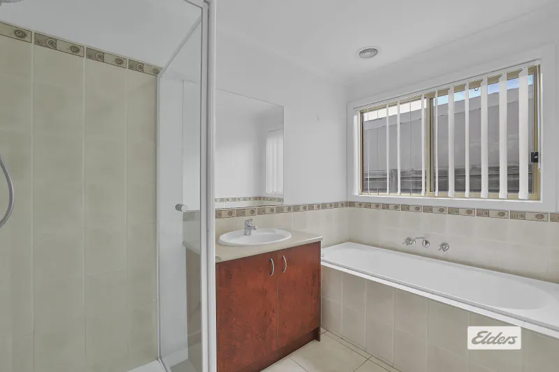 11 Tasman Close — photo 8 of 10