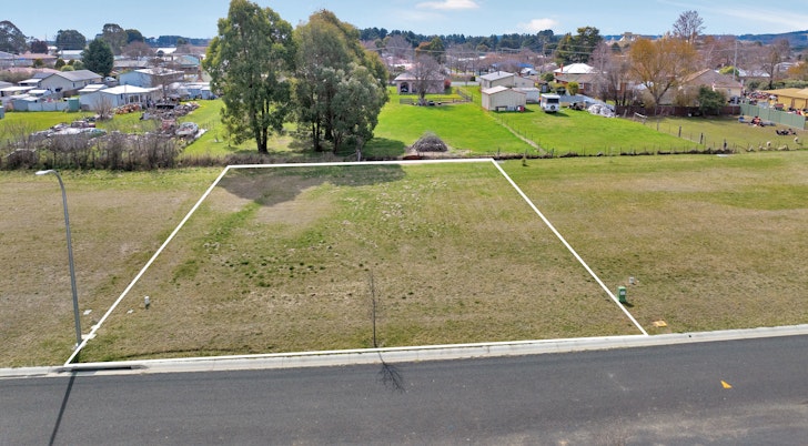 10 Ellis Drive, Oberon, NSW, 2787 - Image 1