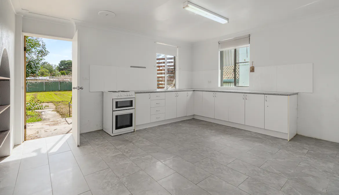 8 Brougham Street, Cowra, NSW, 2794 - Image 3