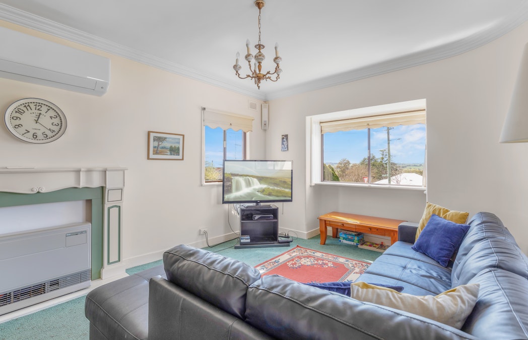 33 Macquarie Street, West Bathurst, NSW, 2795 - Image 2