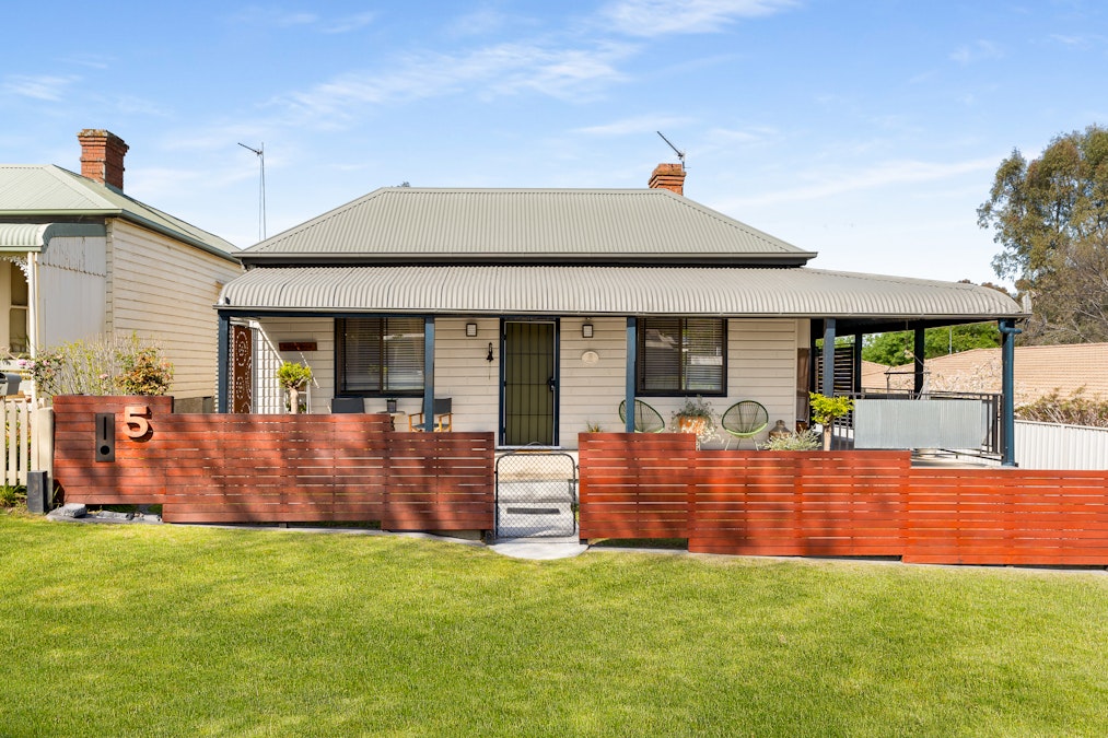 5 Brougham Street, Cowra, NSW, 2794 - Image 1