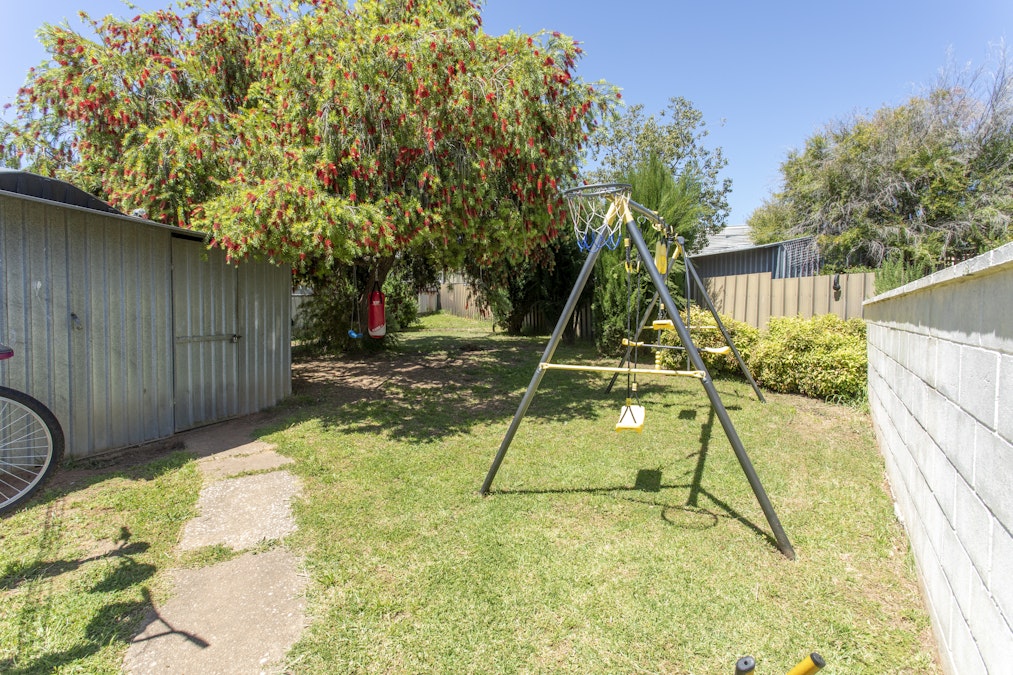 12 Sheahan Street, Cowra, NSW, 2794 - Image 13