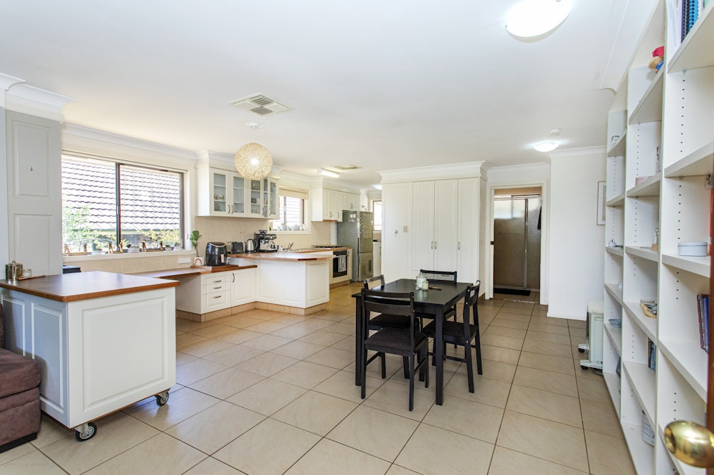 34 Comerford Street, Cowra, NSW, 2794 - Image 2