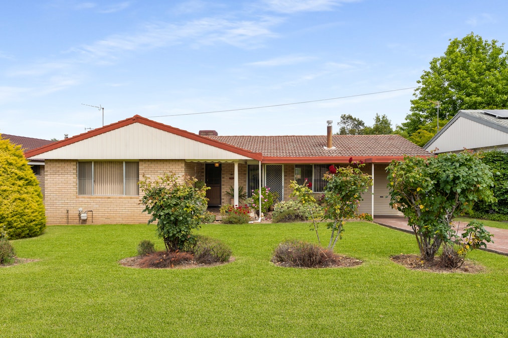 44 Kibbler Street, Cowra, NSW, 2794 - Image 1