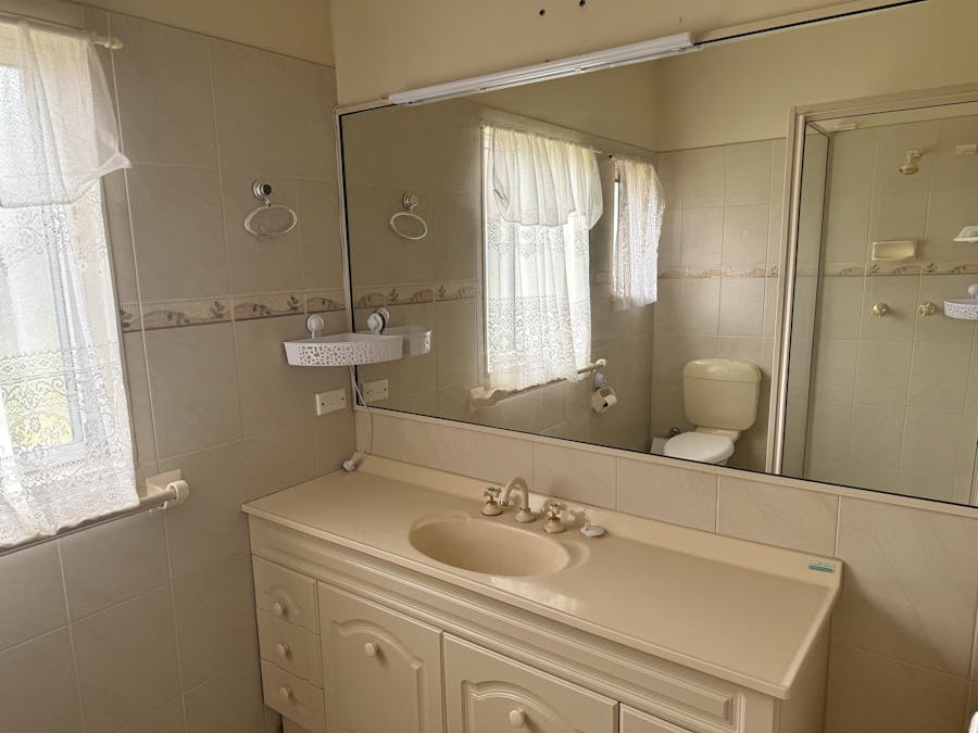 10 Thomas Street, Cowra, NSW, 2794 - Image 4