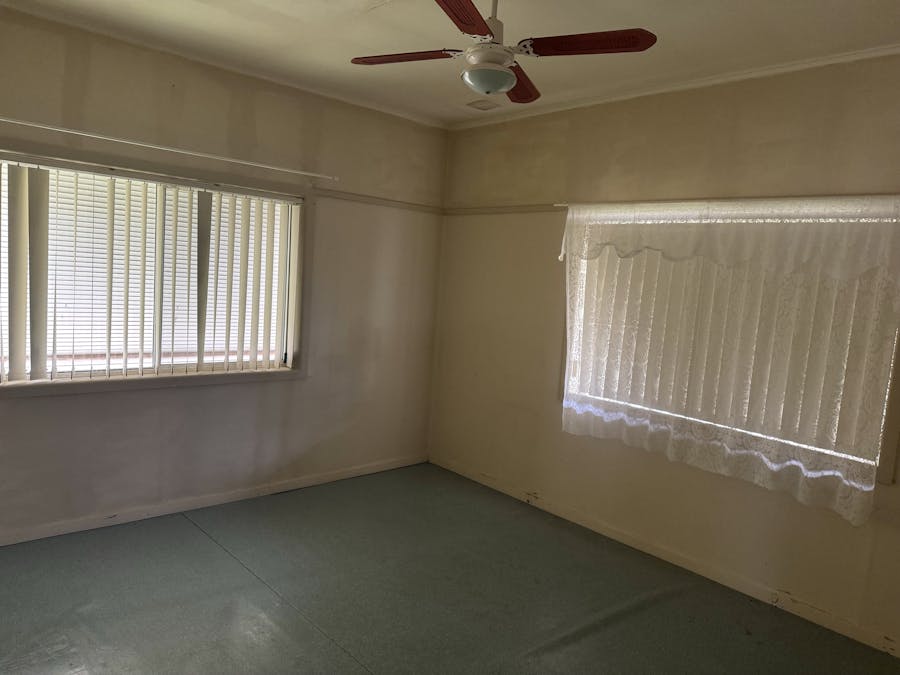 10 Thomas Street, Cowra, NSW, 2794 - Image 5