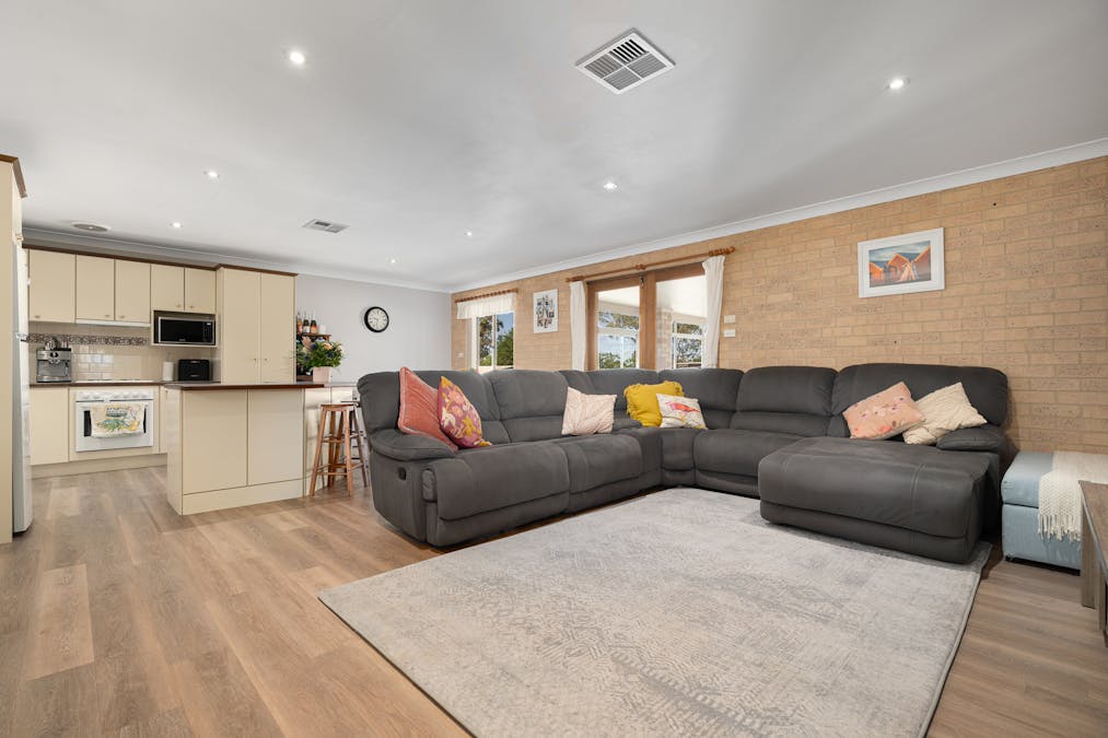 13 Echuca Place, Cowra, NSW, 2794 - Image 4