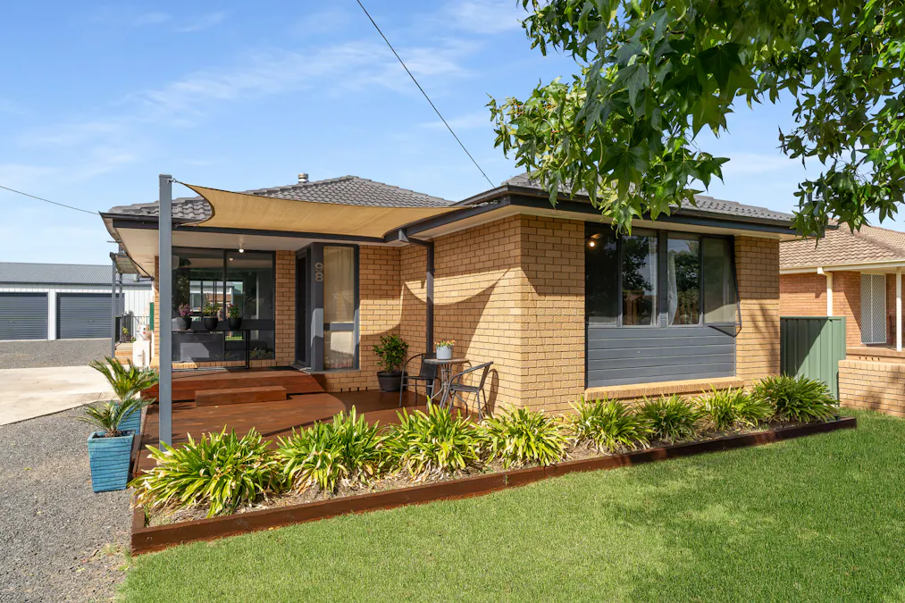 98 Lyall Street, Cowra, NSW, 2794 - Image 1