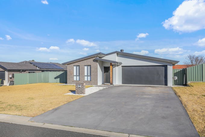12 Lew Avenue, Eglinton, NSW, 2795 - Image 1