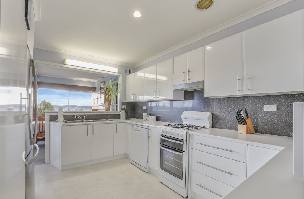 37 Jenolan Street, Oberon, NSW, 2787 - Image 4