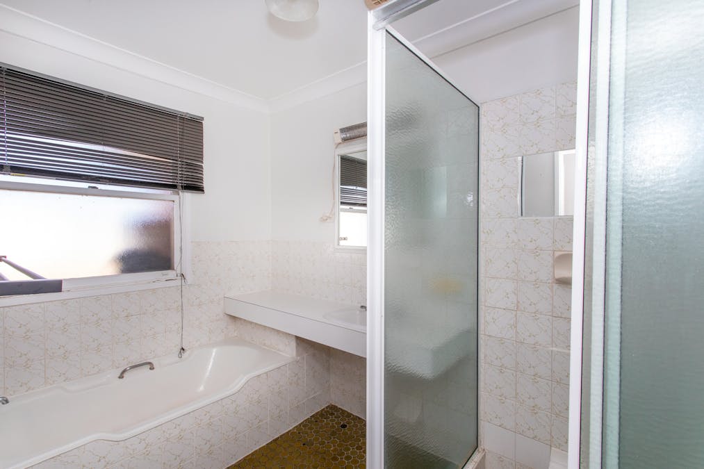 100 Lyall Street, Cowra, NSW, 2794 - Image 6