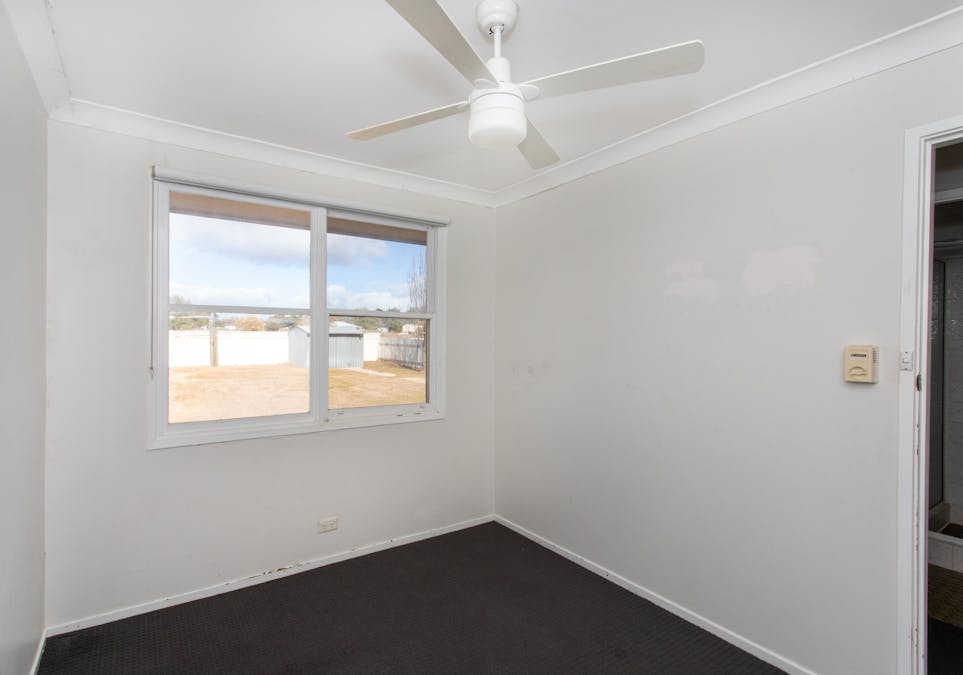 100 Lyall Street, Cowra, NSW, 2794 - Image 9