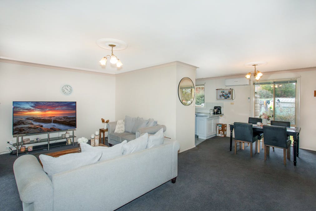 2/38 Acacia Circuit, Cowra, NSW, 2794 - Image 2