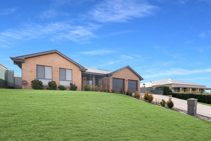 3 Blaxland Drive, Llanarth, NSW, 2795 - Image 1