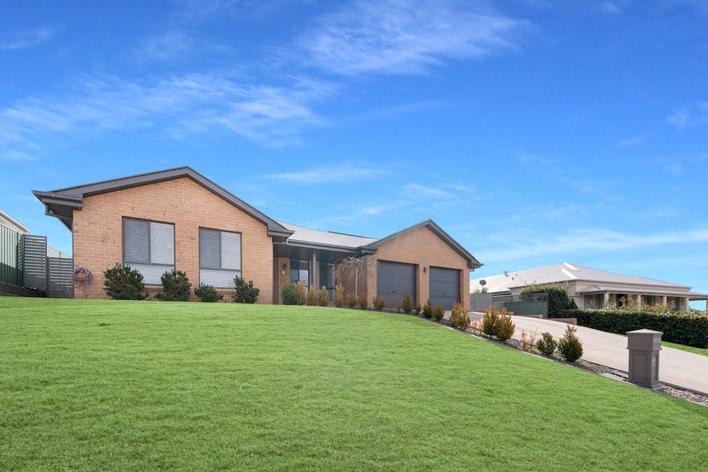 3 Blaxland Drive, Llanarth, NSW, 2795 - Image 1
