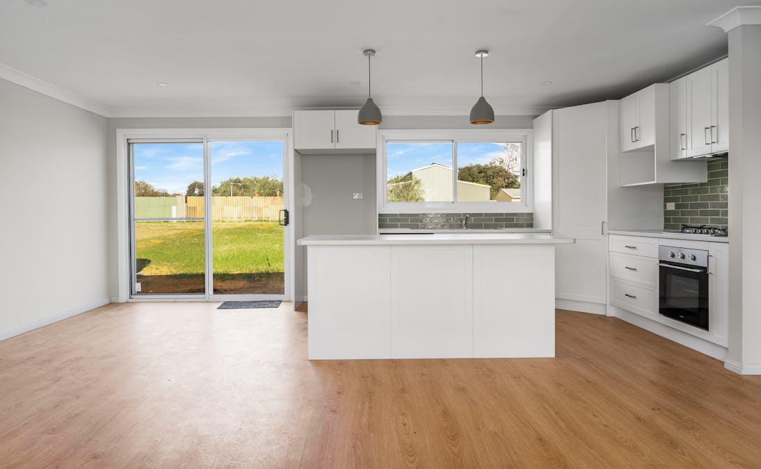 37 Belmore Street, Woodstock, NSW, 2793 - Image 2
