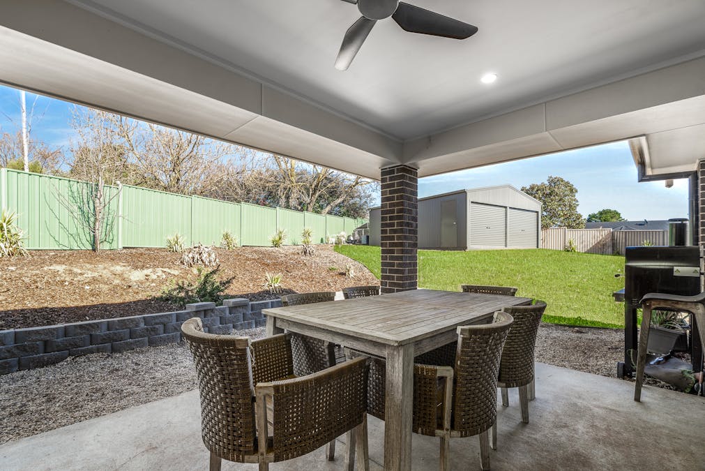 2 Streatfield Close, Blayney, NSW, 2799 - Image 15