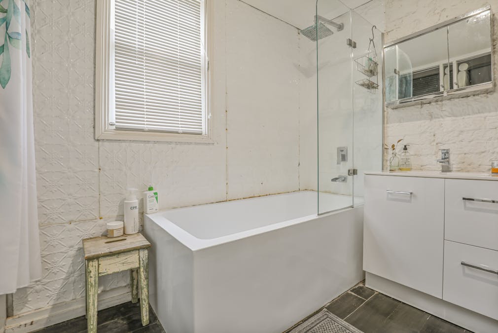 142 Seymour Street, Bathurst, NSW, 2795 - Image 13