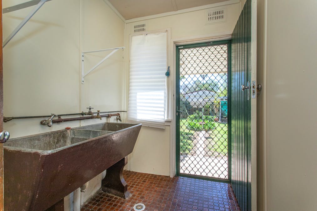 44 Logan Street, Cowra, NSW, 2794 - Image 10