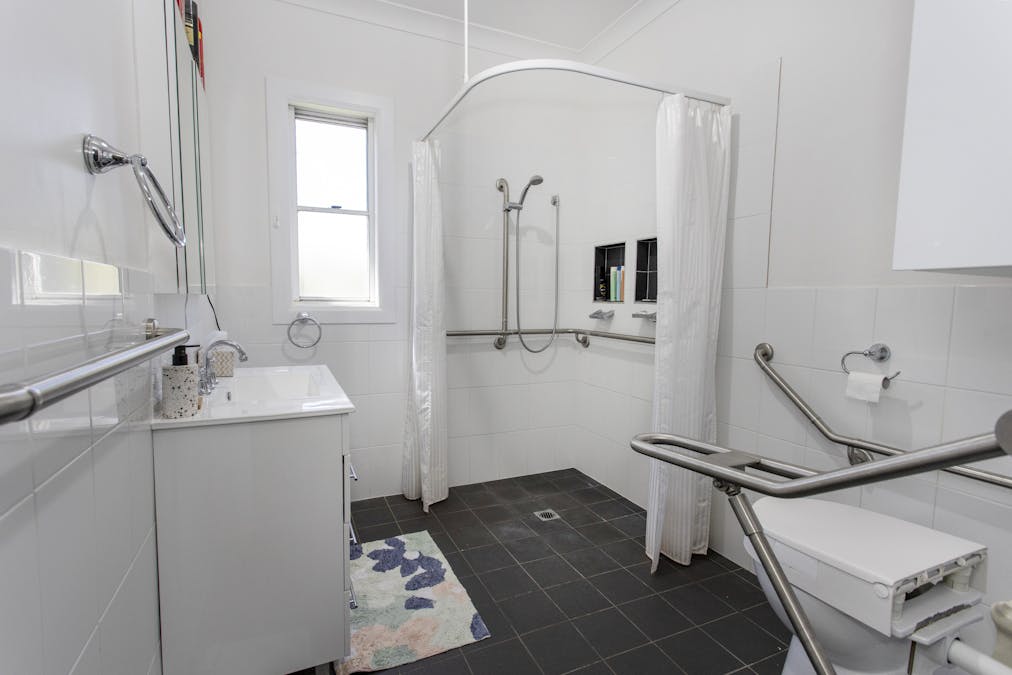 9 Lee Street, Cowra, NSW, 2794 - Image 6
