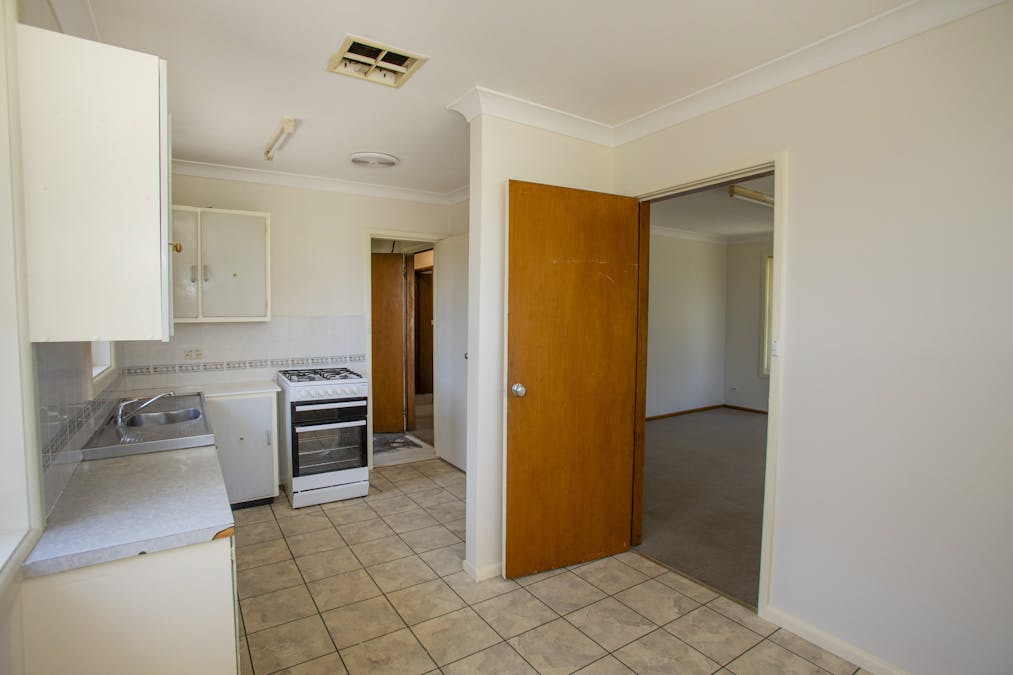 15 Hood Street, Cowra, NSW, 2794 - Image 3