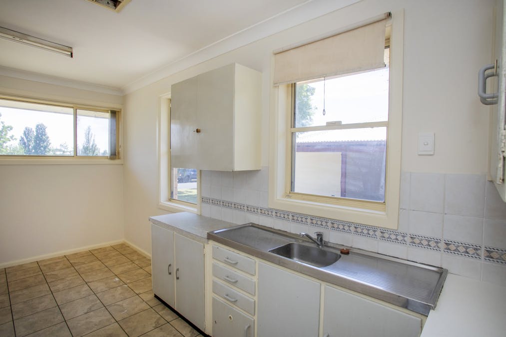 15 Hood Street, Cowra, NSW, 2794 - Image 4
