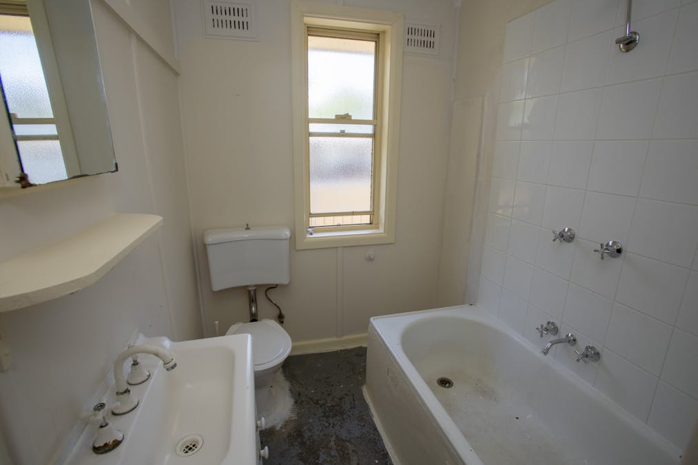 15 Hood Street, Cowra, NSW, 2794 - Image 5