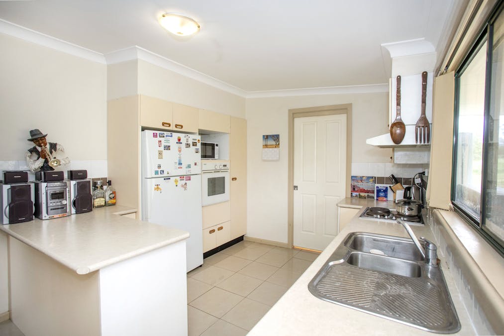 4 Purcell Drive (Woodstock), Cowra, NSW, 2794 - Image 2
