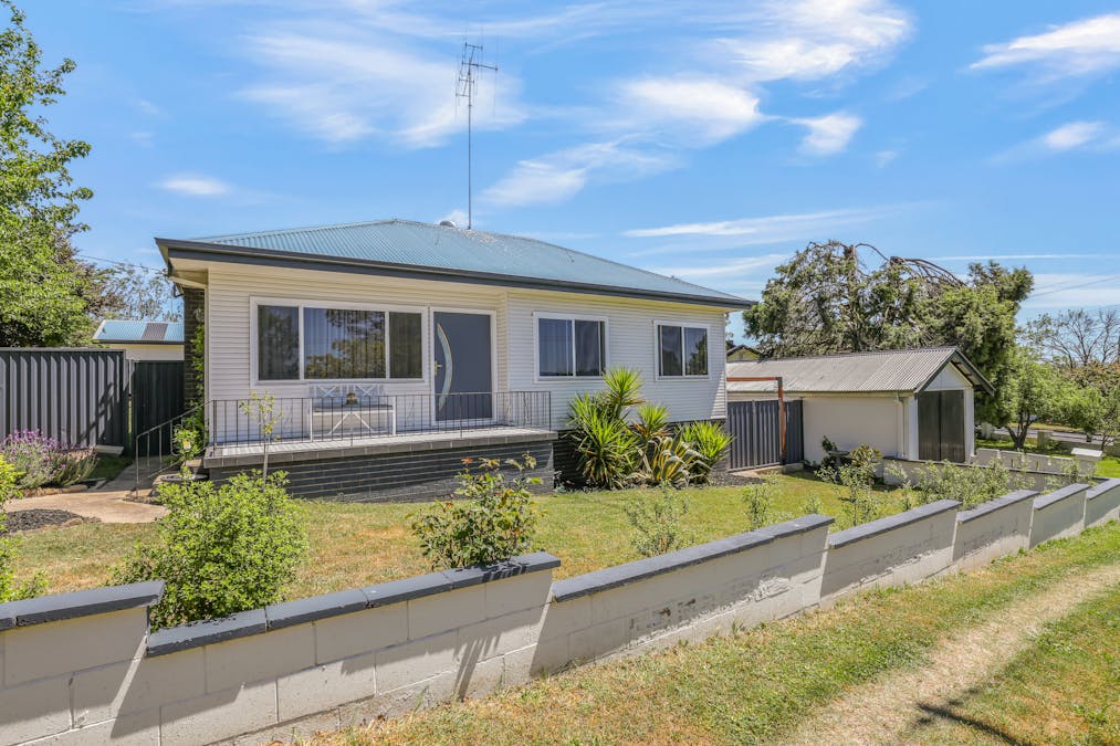 23 Macquarie Street, West Bathurst, NSW, 2795 - Image 2