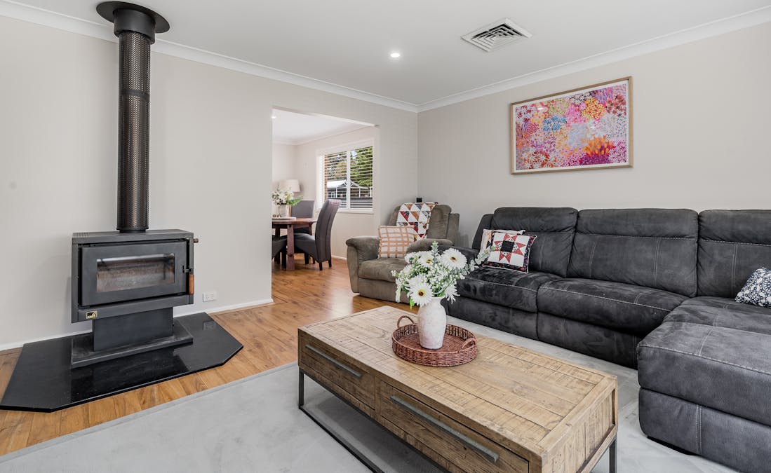 19 Hanna Street, Cowra, NSW, 2794 - Image 2