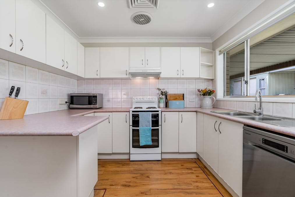 19 Hanna Street, Cowra, NSW, 2794 - Image 5