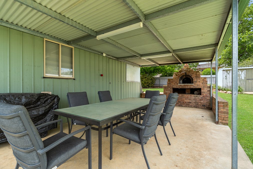 19 Hanna Street, Cowra, NSW, 2794 - Image 12