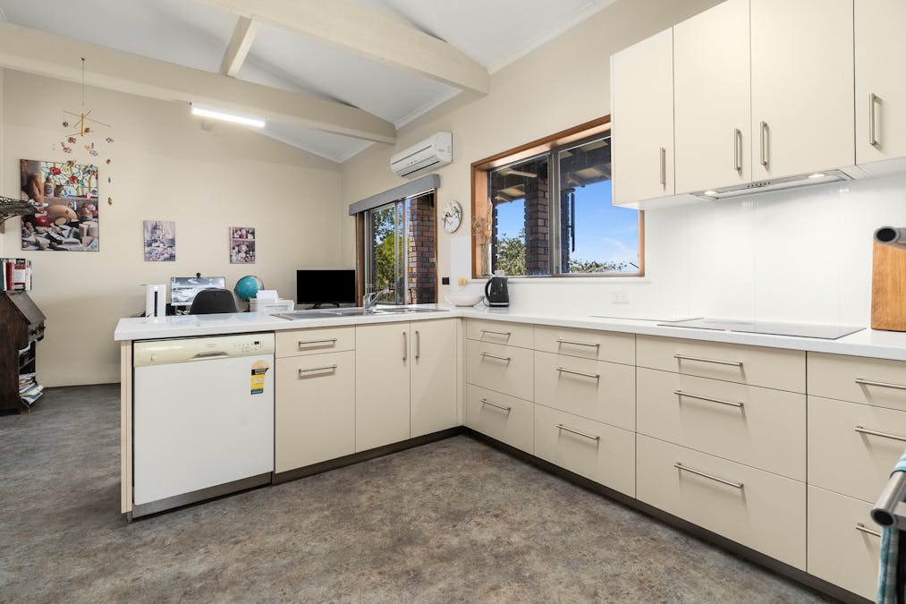 15 Kanangra Street, Cowra, NSW, 2794 - Image 2