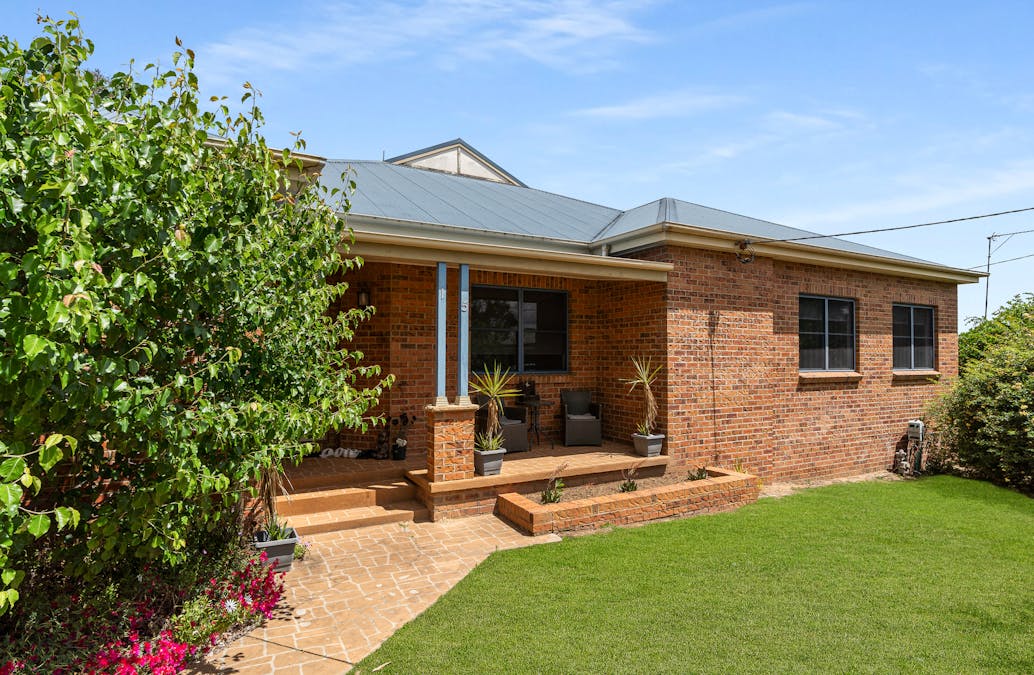 15 Parkes Street, Cowra, NSW, 2794 - Image 1