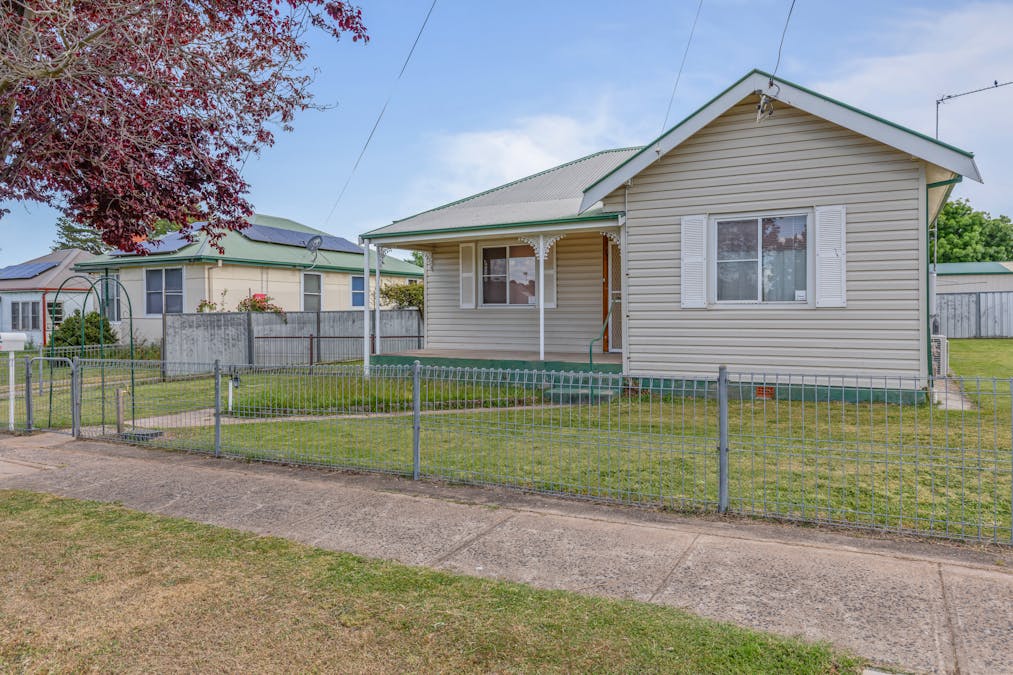 34 Frape Street, Blayney, NSW, 2799 - Image 1