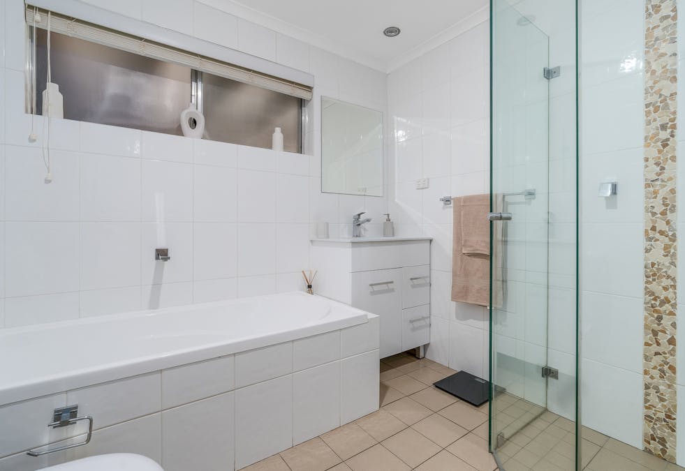 14 Yarrawonga Crescent, Cowra, NSW, 2794 - Image 12