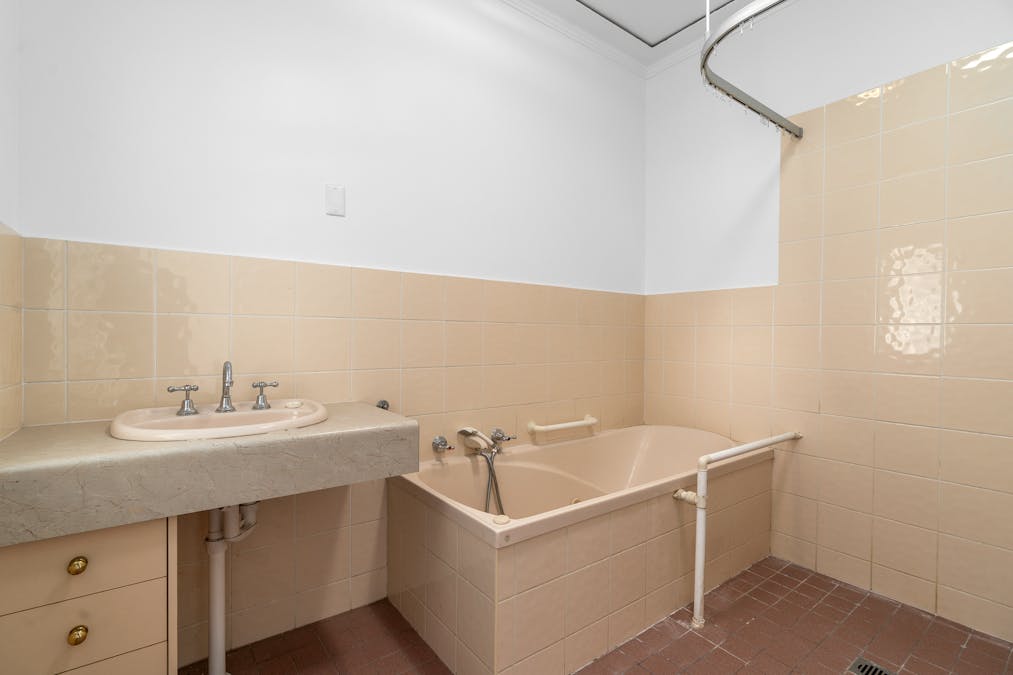 6 Macassar Street, Cowra, NSW, 2794 - Image 6