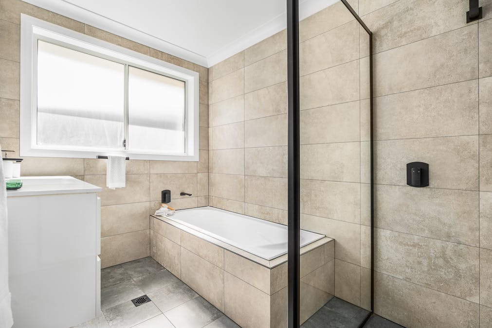 17 Stevenson Way, Orange, NSW, 2800 - Image 12