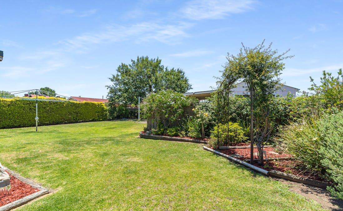 8 Courallie Street, Cowra, NSW, 2794 - Image 12