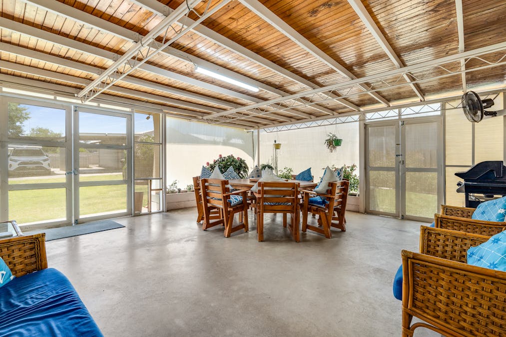 8 Courallie Street, Cowra, NSW, 2794 - Image 2