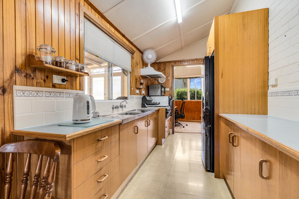 8 Courallie Street, Cowra, NSW, 2794 - Image 3