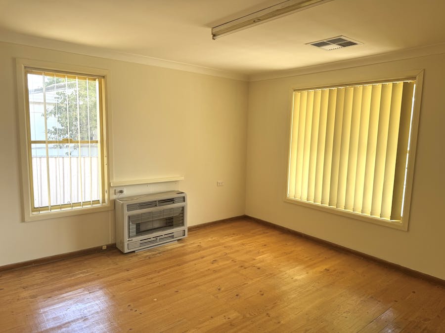 15 Hood Street, Cowra, NSW, 2794 - Image 2