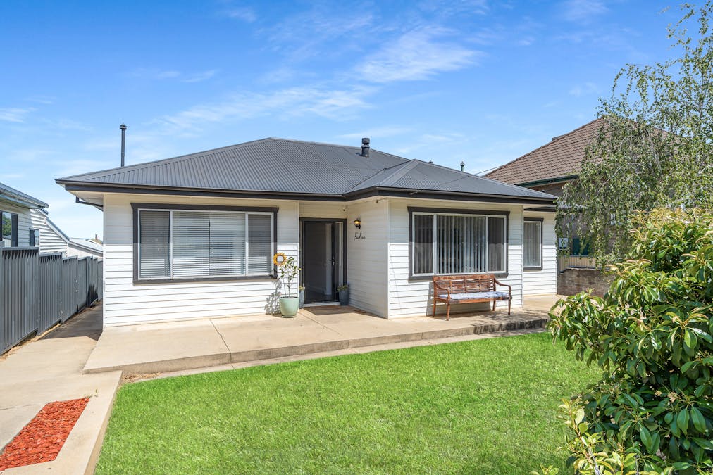 14 Nelson Street, Cowra, NSW, 2794 - Image 1