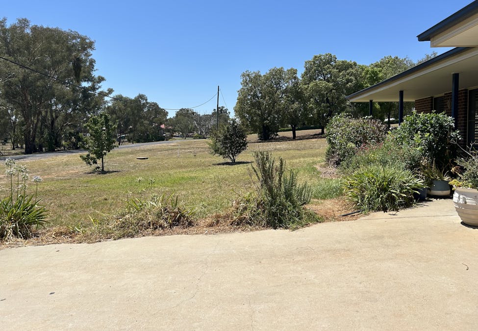 42 Smith Street, Molong, NSW, 2866 - Image 2