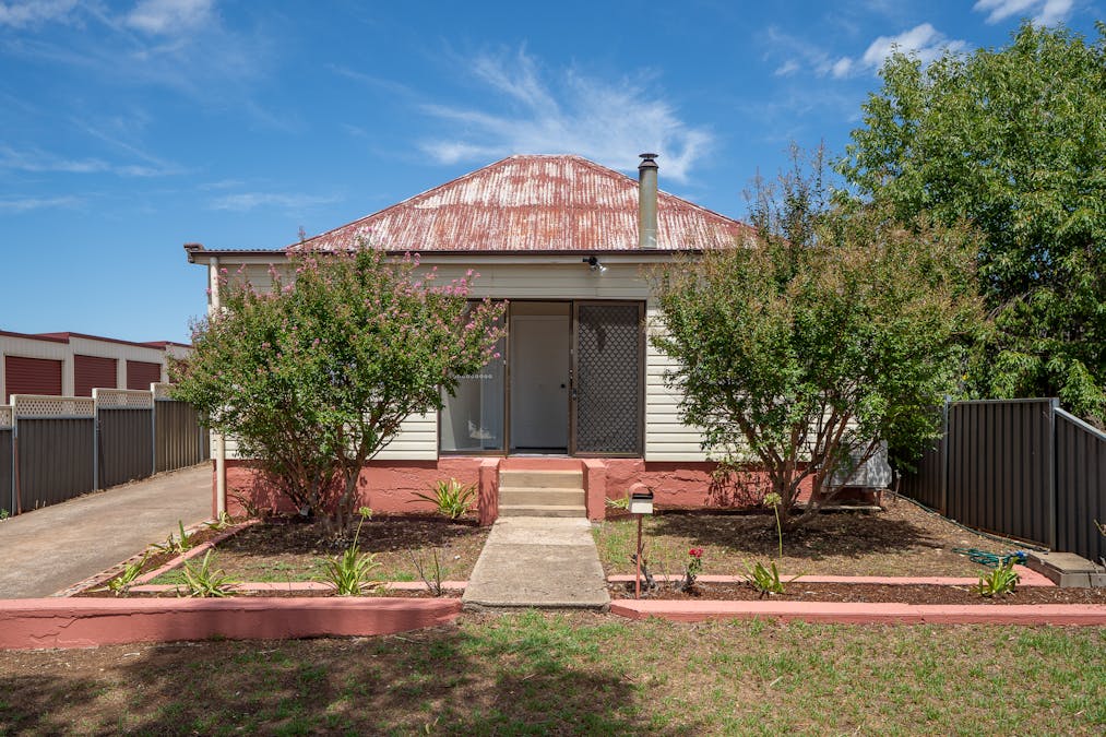 14 Molong Street, Molong, NSW, 2866 - Image 1